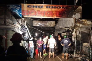 Cà Mau lại xảy ra hỏa hoạn, cháy rụi bảy căn nhà