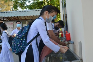 Cà Mau: Nới lỏng giãn cách xã hội, massage, bar vẫn phải chờ