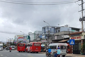 F2 của BN 1347 về Cà Mau bằng xe đò, xe buýt