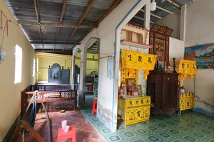 2 vợ chồng thua kiện con trai, con cháu chôn họ trong căn nhà tranh chấp 