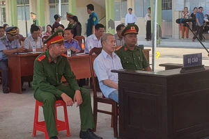 Cà Mau đang xử lưu động vụ án đưa người vượt biên đánh cá