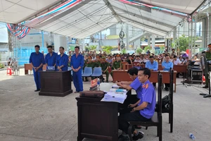  4 bị cáo vụ đưa người trốn đi nước ngoài lãnh án