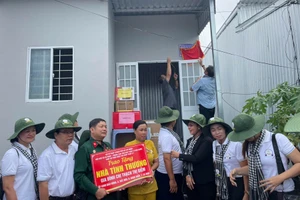 Những phần quà ý nghĩa đầu năm từ TP.HCM đến với Mũi Cà Mau