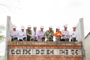 Bộ Công an chung tay xóa nhà tạm, mang niềm vui đến người dân Bạc Liêu