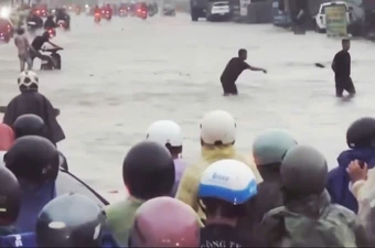 Trung tâm thành phố Đồng Nai ngập sâu sau mưa lớn