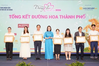 Tổng kết Đường hoa Nguyễn Huệ 2026: Trao bằng khen cho nhiều tập thể, cá nhân
