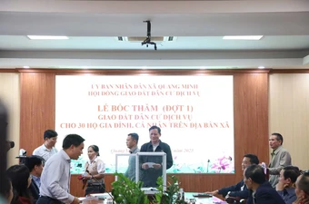 Hà Nội: Người dân xã Quang Minh được bốc thăm nhận đất dịch vụ sau gần 20 năm chờ đợi
