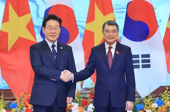 Thủ tướng Lê Minh Hưng hội kiến Tổng thống Hàn Quốc Lee Jae Myung