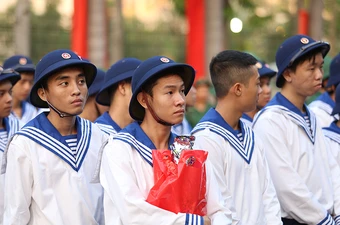 Tranh cãi việc thanh niên xăm mình không được tuyển quân
