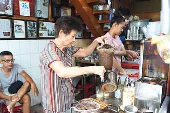 Xì tai không giống ai của cà phê Sì Phố