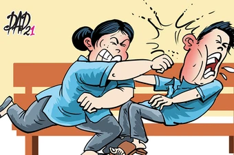 Pháp đình kỳ cục chuyện