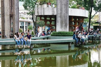 Nhẹ lắm, tết Sài Gòn