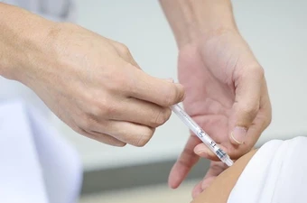 Bao giờ điệp khúc thiếu thuốc hiếm, thiếu vaccine… mới chấm dứt?