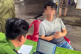 1 cơ sở không phép livestream bán hàng trăm bộ kích điện đánh bắt thủy sản