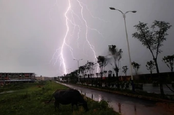 Ra mắt hệ thống cảnh báo sớm dông sét, mưa lũ