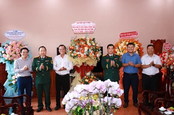 Báo Pháp Luật TP.HCM thăm, chúc mừng Sư đoàn 9 