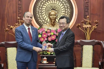 Phó Bí thư Thường trực Thành ủy TP.HCM tiếp Đại sứ Cuba tại Việt Nam