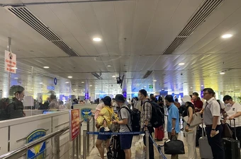 Oái oăm chiếc vé máy bay