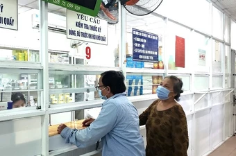 Quyết liệt 'giải cứu' bệnh viện, bệnh nhân