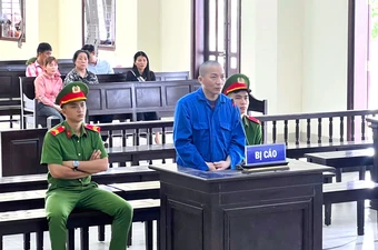 Lĩnh 16 năm tù vì mang dao truy sát người cho vay trả góp