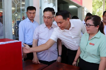 Phó Bí thư Thành ủy kiểm tra tiến độ chuẩn bị bầu cử tại phường Phú An