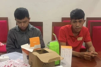 2 thanh niên 'đóng phim' để lừa các shipper