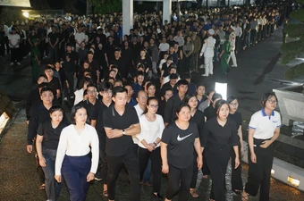 Dòng người 'bất tận' đến viếng Tổng Bí thư Nguyễn Phú Trọng tại TP.HCM