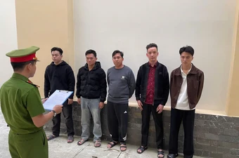 Bắt 5 người cho vay lãi nặng núp bóng doanh nghiệp