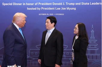 Chủ tịch nước gặp Tổng thống Hoa Kỳ và lãnh đạo cấp cao các nước dự APEC 2025