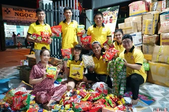 Hành trình yêu thương của bánh kẹo dư sau Tết 