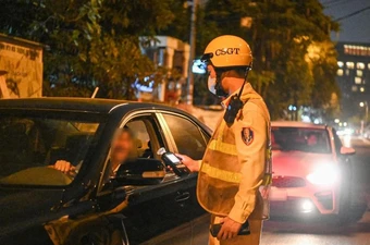 Vụ phạt 35 triệu vì không chịu đo nồng độ cồn: Sao phải là UBND tỉnh xử phạt?