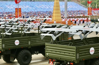 Dàn khí tài ‘khủng’ phô diễn sức mạnh toàn quân tại tổng duyệt diễu binh A80