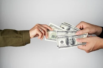 Cho vay lấy lời, có được thỏa thuận lãi phạt chậm trả?