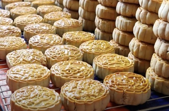 Sở An toàn thực phẩm TP.HCM chỉ cách lựa chọn bánh trung thu an toàn