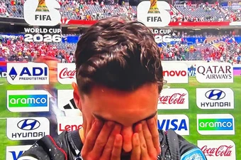 Người hùng của Canada ở World Cup 2026 khóc nức nở nhớ về cha mẹ đã mất