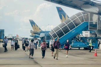 Ngóng giá vé máy bay hè hạ nhiệt 