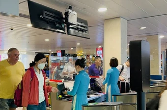 Hàng không và du lịch hài hòa lợi ích 'hạ nhiệt' vé máy bay