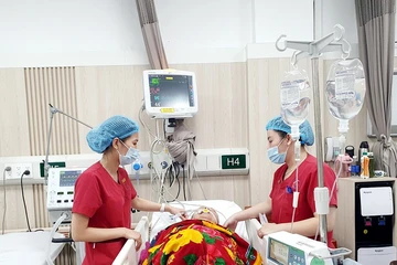 Nữ điều dưỡng cứu sống người nước ngoài ngừng tim: Định mệnh cứu người nhờ chuyến bay delay