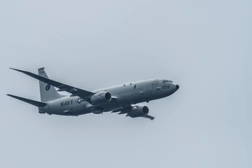 Máy bay chiến đấu Trung Quốc, Mỹ cùng xuất hiện ở eo biển Đài Loan
