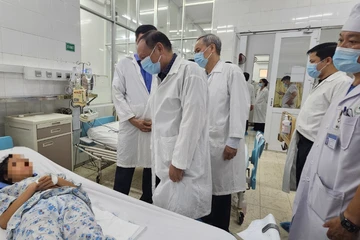 Thủ tướng yêu cầu Đồng Nai tập trung cứu chữa các bệnh nhân bị ngộ độc thực phẩm