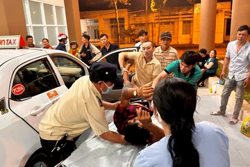  Bình Thuận: Báo động đỏ cứu 2 cha con trong 2 ca mổ diễn ra cùng giờ