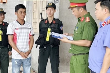 Hơn 50 công an khám xét, bắt thêm 4 bị can trong vụ 'Công trường sa tặc' ở Bình Thuận