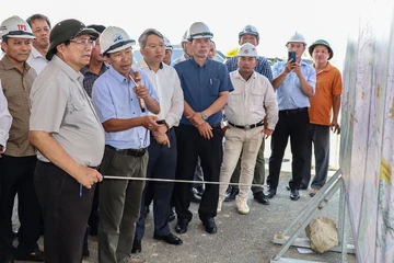 Thủ tướng yêu cầu lãnh đạo tỉnh Khánh Hòa xử lý dứt điểm mặt bằng cao tốc 