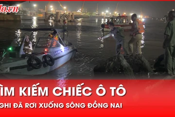 Video: Tìm kiếm chiếc ô tô nghi rơi xuống sông Đồng Nai