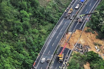 Đã 36 người chết trong vụ sụt lở đường cao tốc ở Trung Quốc 