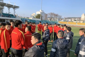 Học trò ông Park miệt mài khổ luyện ở Hàn Quốc