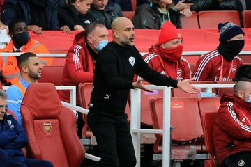 HLV Pep Guardiola cảnh báo nguy cơ của Man City và Arsenal