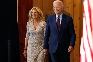 Vợ chồng Tổng thống Biden kiếm bao nhiêu tiền trong năm 2023?