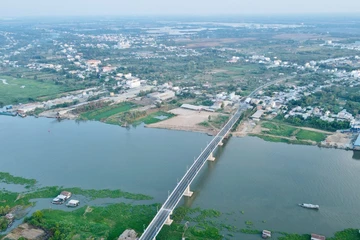 Thông xe cây cầu thứ 3 bắc qua sông Hậu