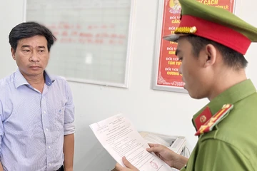 2 cán bộ Chi nhánh Văn phòng đăng ký đất đai Long Xuyên bị khởi tố